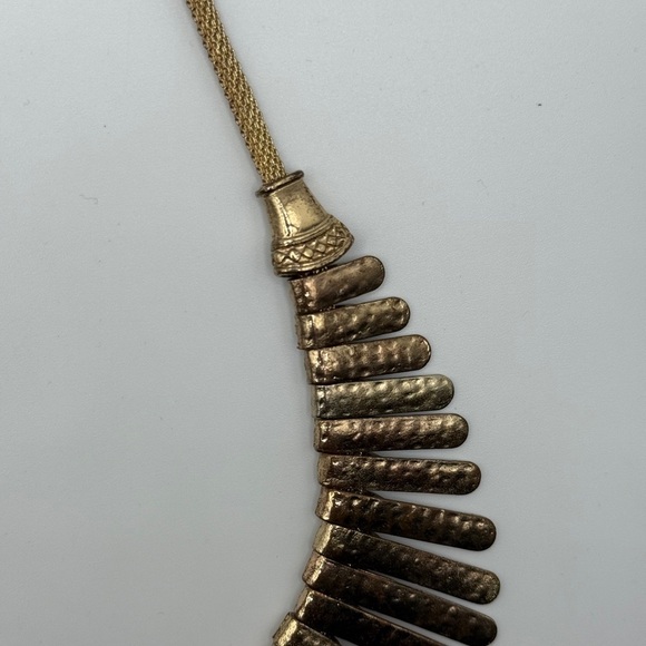 VTG Sunburst Champagne Gold Bib Cleopatra Choker
Hammered Gold Fringe Necklace - Picture 5 of 5